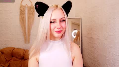 Snapshot of cateyepro chatting on 01-09-26, 02:14 Anna online show from 01-09-26, 02:14