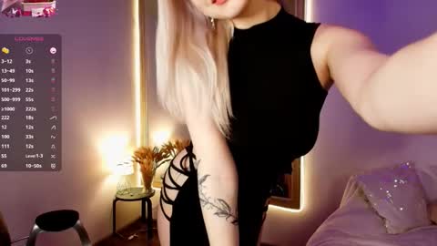 Snapshot of cateyepro chatting on 01-13-26, 02:17 Anna online show from 01-13-26, 02:17