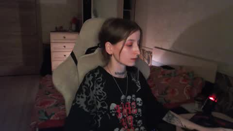 Snapshot of cath_dysphoria_ chatting on 10-30-25, 04:08 CATH online show from 10-30-25, 04:08