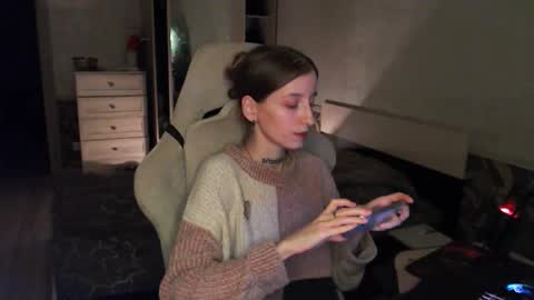 Snapshot of cath_dysphoria_ chatting on 11-06-25, 07:37 CATH online show from 11-06-25, 07:37