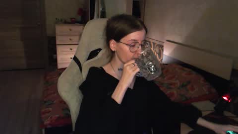 Snapshot of cath_dysphoria_ chatting on 12-04-25, 03:21 CATH online show from 12-04-25, 03:21