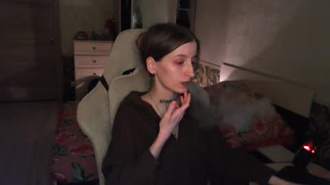 Snapshot of cath_dysphoria_ chatting on 12-21-25, 04:25 CATH online show from 12-21-25, 04:25