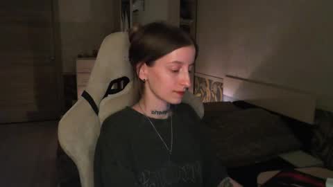 Snapshot of cath_dysphoria_ chatting on 05-15-26, 07:21 CATH online show from 05-15-26, 07:21