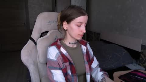 Snapshot of cath_dysphoria_ chatting on 05-16-26, 10:01 CATH online show from 05-16-26, 10:01
