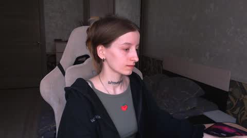 Snapshot of cath_dysphoria_ chatting on 05-17-26, 11:28 CATH online show from 05-17-26, 11:28