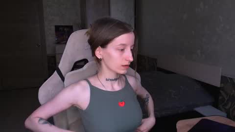 Snapshot of cath_dysphoria_ chatting on 06-06-26, 10:53 CATH online show from 06-06-26, 10:53