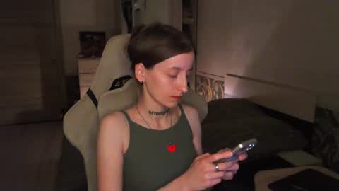 Snapshot of cath_dysphoria_ chatting on 06-11-26, 07:23 CATH online show from 06-11-26, 07:23