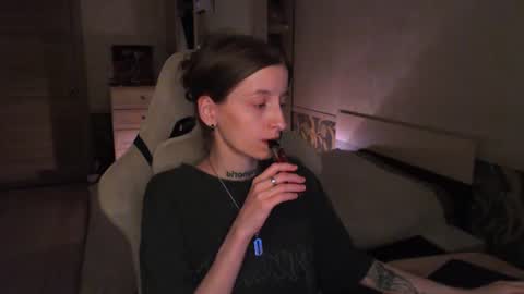 Snapshot of cath_dysphoria_ chatting on 06-15-26, 07:05 CATH online show from 06-15-26, 07:05
