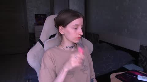 Snapshot of cath_dysphoria_ chatting on 06-19-26, 11:25 CATH online show from 06-19-26, 11:25