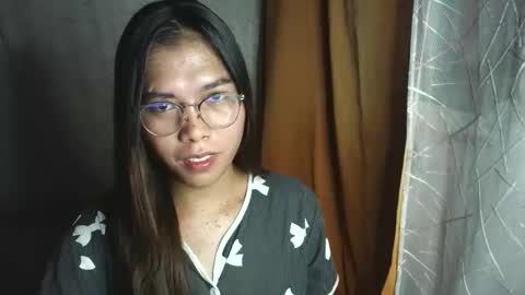 Snapshot of catherine_365 chatting on 09-19-25, 02:02 catherine_365 online show from 09-19-25, 02:02