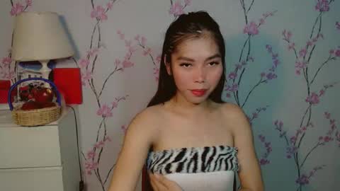 Snapshot of catherine_365 chatting on 10-03-25, 07:38 catherine_365 online show from 10-03-25, 07:38