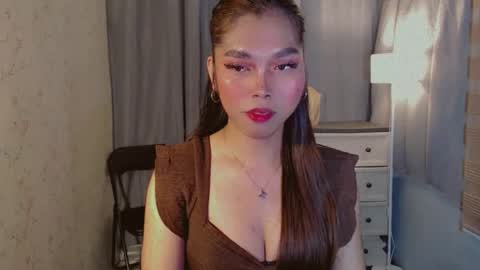 Snapshot of catherine_365 chatting on 12-05-25, 07:21 catherine_365 online show from 12-05-25, 07:21