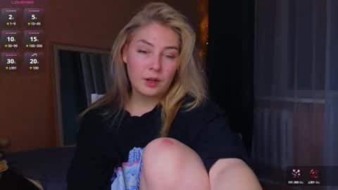 Snapshot of catherine_river chatting on 10-16-25, 01:12 Catherine online show from 10-16-25, 01:12