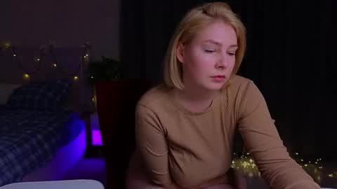 Snapshot of catherine_river chatting on 02-18-26, 06:15 Catherine online show from 02-18-26, 06:15