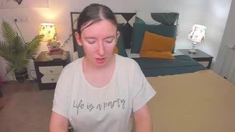 Catrin online show from 11-18-25, 03:12