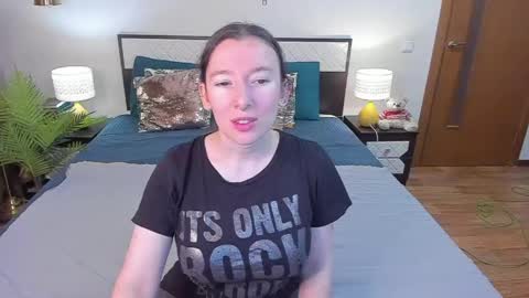 Catrin online show from 06-09-26, 02:23