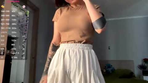 Snapshot of catherynfelton chatting on 07-20-26, 06:17 Roniy online show from 07-20-26, 06:17