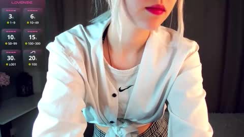 Mia online show from 03-07-26, 12:02