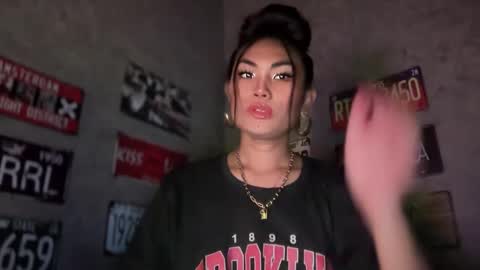 Snapshot of cathy_sanches chatting on 02-25-25, 12:13 cathy online show from 02-25-25, 12:13