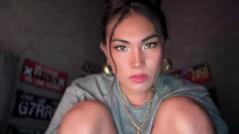 Snapshot of cathy_sanches chatting on 02-28-25, 02:31 cathy online show from 02-28-25, 02:31