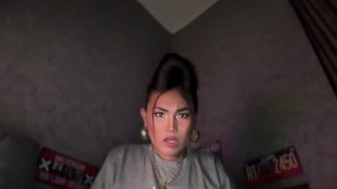 Snapshot of cathy_sanches chatting on 03-08-25, 11:37 cathy online show from 03-08-25, 11:37