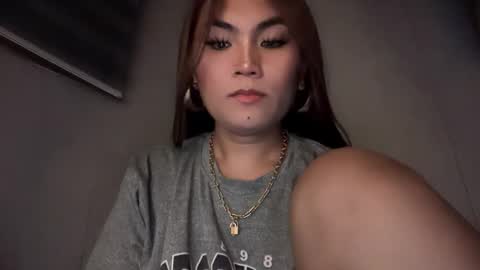 Snapshot of cathy_sanches chatting on 12-17-25, 01:44 cathy online show from 12-17-25, 01:44