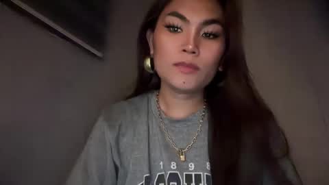 Snapshot of cathy_sanches chatting on 12-17-25, 01:50 cathy online show from 12-17-25, 01:50