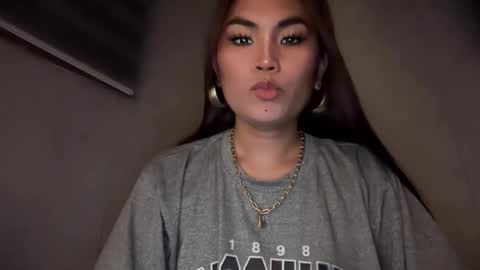 Snapshot of cathy_sanches chatting on 12-19-25, 10:44 cathy online show from 12-19-25, 10:44