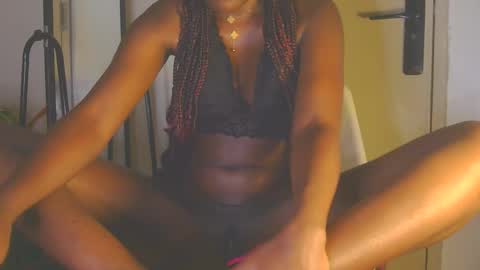 Snapshot of cathynoir chatting on 09-24-25, 02:15 catrine online show from 09-24-25, 02:15