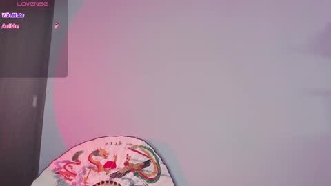 Snapshot of cati_petite chatting on 12-11-24, 06:36 Cati help me reach my goal of 100 thumbs up again 3 online show from 12-11-24, 06:36