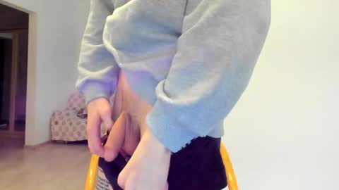 Snapshot of caties_cutes2 chatting on 10-15-25, 10:48 Tobi Den online show from 10-15-25, 10:48