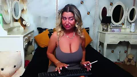 lauren online show from 09-09-25, 06:13