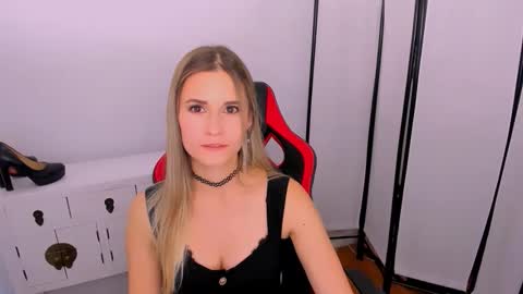 Snapshot of catringood chatting on 11-04-25, 03:44 CatrinGood online show from 11-04-25, 03:44