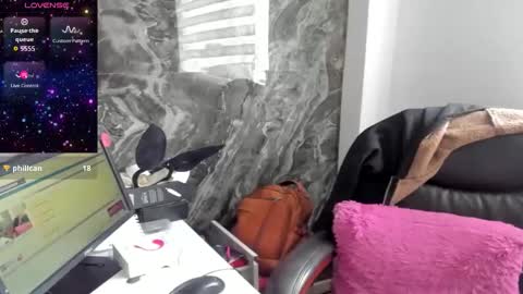 Snapshot of catt_evans1 chatting on 01-14-26, 08:36 CATT EVANS online show from 01-14-26, 08:36