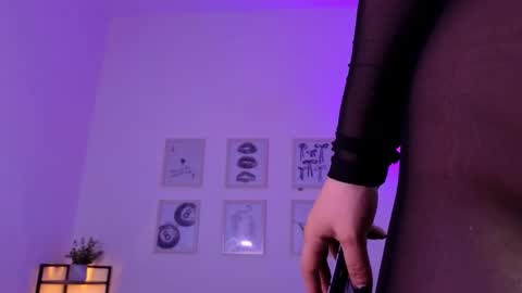 Snapshot of cattaleya002 chatting on 05-11-26, 10:40 CATALEYA online show from 05-11-26, 10:40
