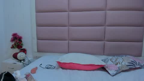 cattalina_25 online show from 04-10-26, 12:21