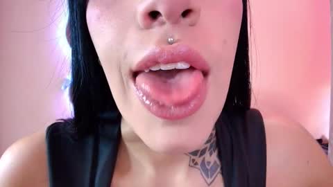 Cattleya online show from 11-23-25, 07:46