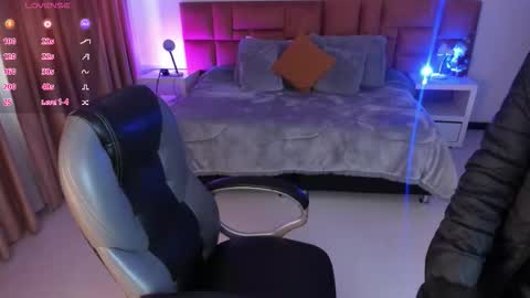 catti_brie_ online show from 11-25-25, 11:54