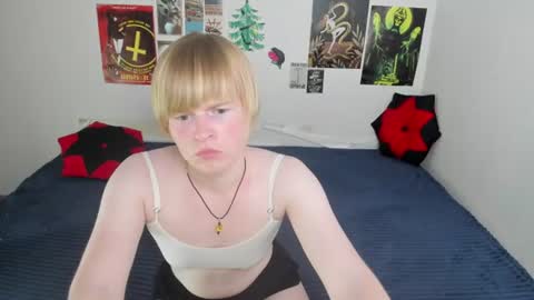 cattie_w_ online show from 06-16-26, 01:19