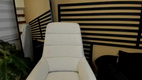 Snapshot of caty_loves chatting on 03-06-26, 10:28 Caty online show from 03-06-26, 10:28