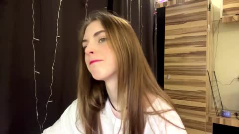 Snapshot of caylakimbro chatting on 02-28-26, 08:15 Polly online show from 02-28-26, 08:15