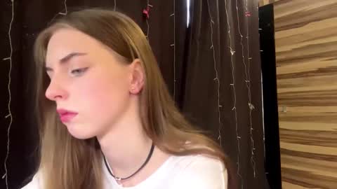 Snapshot of caylakimbro chatting on 03-05-26, 07:26 Polly online show from 03-05-26, 07:26