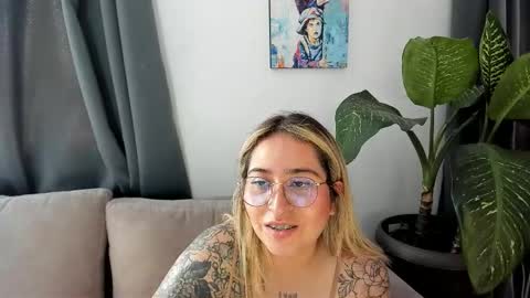 Snapshot of ccuteass chatting on 01-14-25, 06:38 ccuteass online show from 01-14-25, 06:38