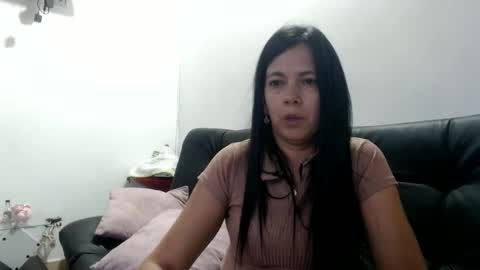 Snapshot of cecihotty4u chatting on 09-12-25, 11:04 ceci online show from 09-12-25, 11:04