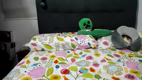 Snapshot of cecihotty4u chatting on 11-26-25, 09:49 ceci online show from 11-26-25, 09:49