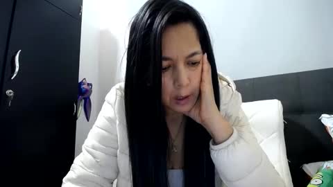 Snapshot of cecihotty4u chatting on 01-09-26, 12:24 ceci online show from 01-09-26, 12:24