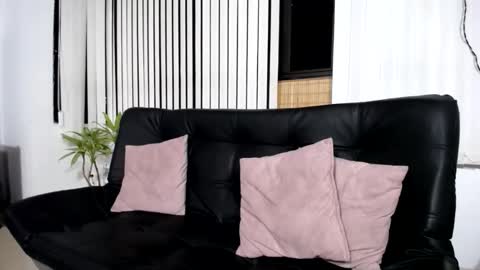 Snapshot of cecihotty4u chatting on 02-10-26, 01:10 ceci online show from 02-10-26, 01:10