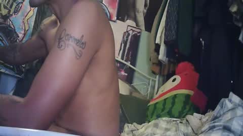 Snapshot of ceelos2cash chatting on 04-12-26, 12:43 ceelos2cash online show from 04-12-26, 12:43