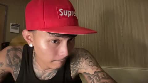 Snapshot of ceesteve_hot chatting on 04-13-26, 02:33 ceesteve_hot online show from 04-13-26, 02:33