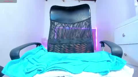 Snapshot of celeste__sweetx chatting on 07-23-26, 01:19 Celeste Sweet online show from 07-23-26, 01:19